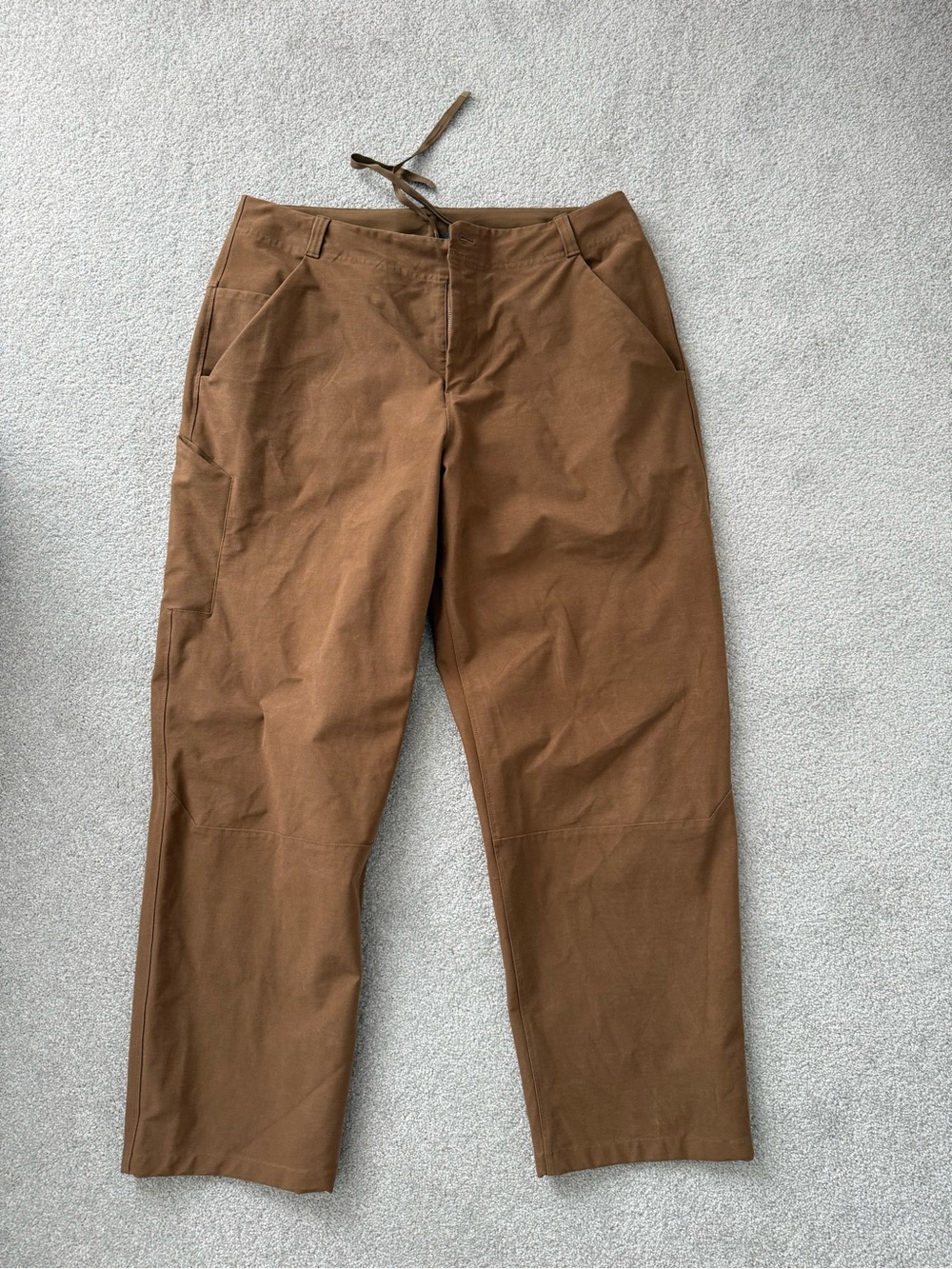 Lululemon Men's Cargo Pants in Brown